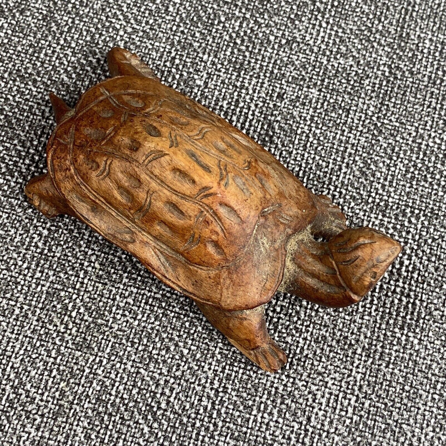 Vintage Chinese Hand Carved Rosewood Turtle Tortoise Glass Eyes