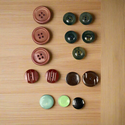 Lot of 15 Vintage Bakelite Buttons: Different Styles