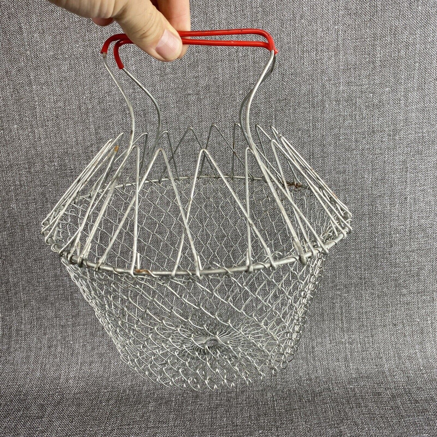 Vintage Metal Wire Basket Folding Handles Primitive (Collapsable)