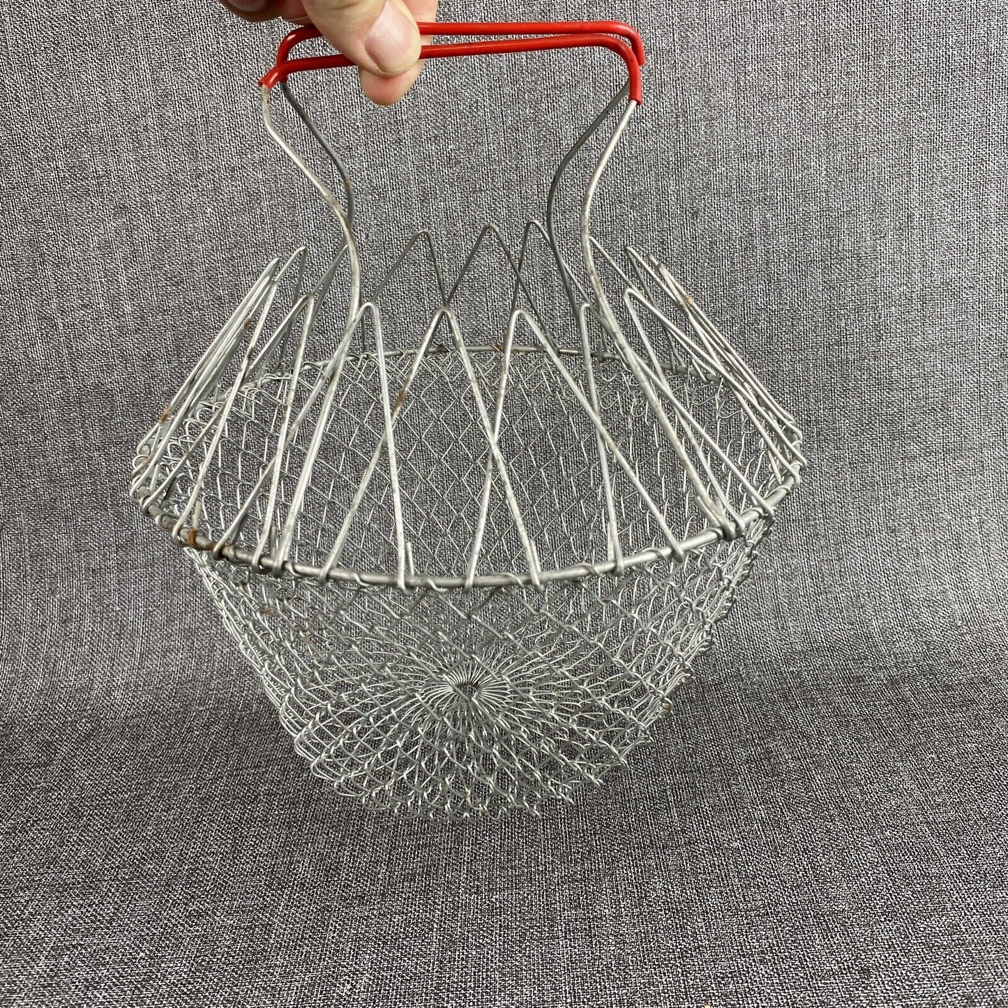 Vintage Metal Wire Basket Folding Handles Primitive (Collapsable)