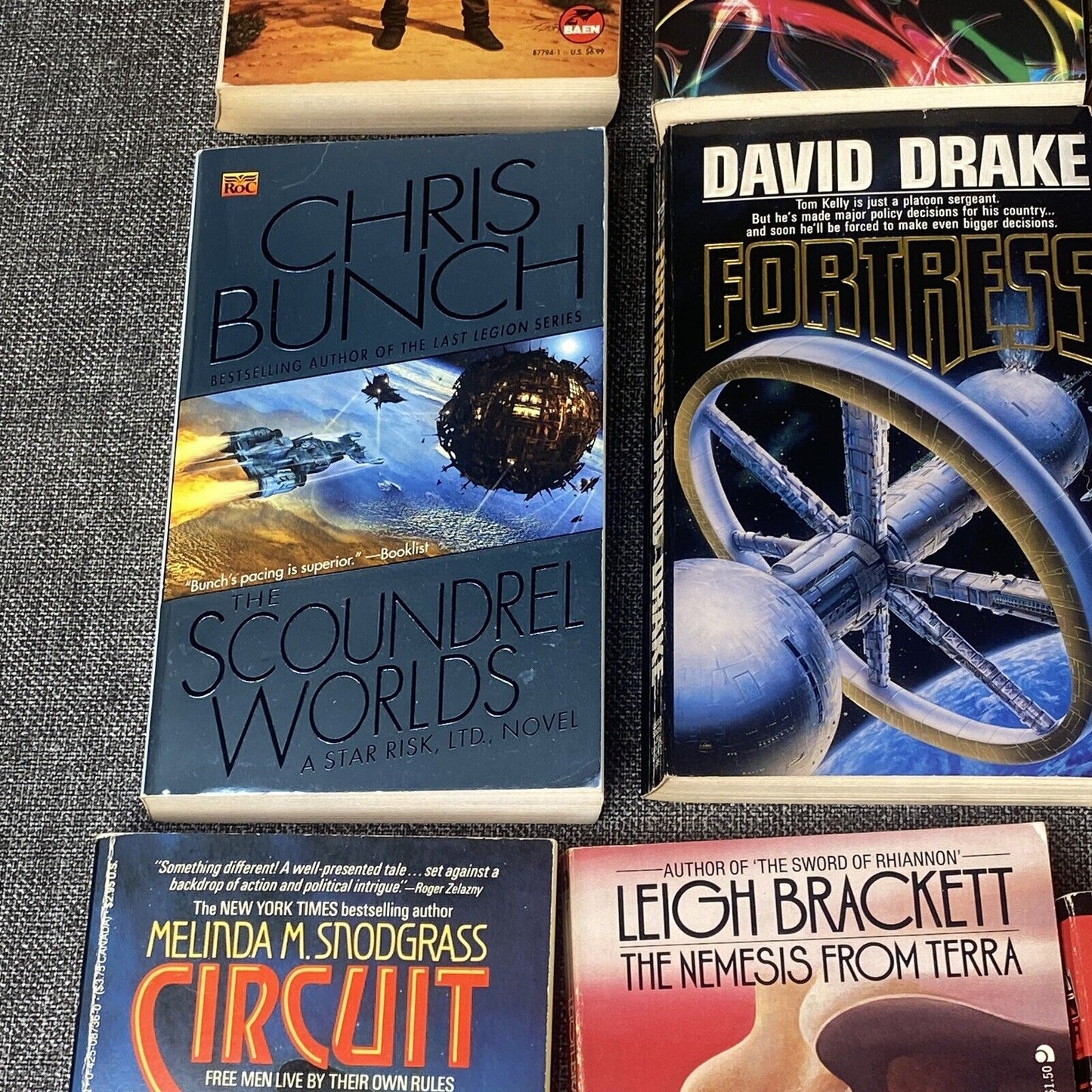 Lot of 32 Paperback SciFi Books, Frederik Pohl, Marion Zimer Bradley and Others