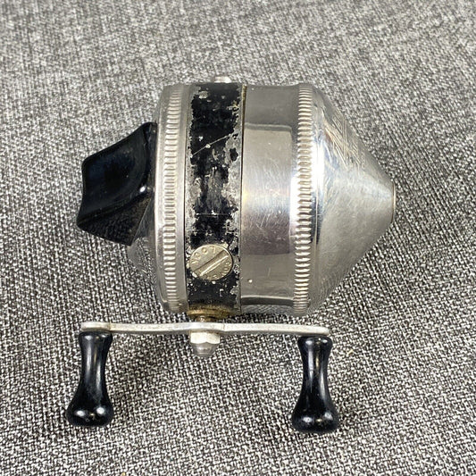 Vintage Silver ZEBCO "Spinner" Model 33   Spin Casting Fishing Reel Black Button