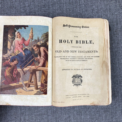 Antique Saalfield Publishing Co Holy Bible Teacher's Self-Pronouncing Edition