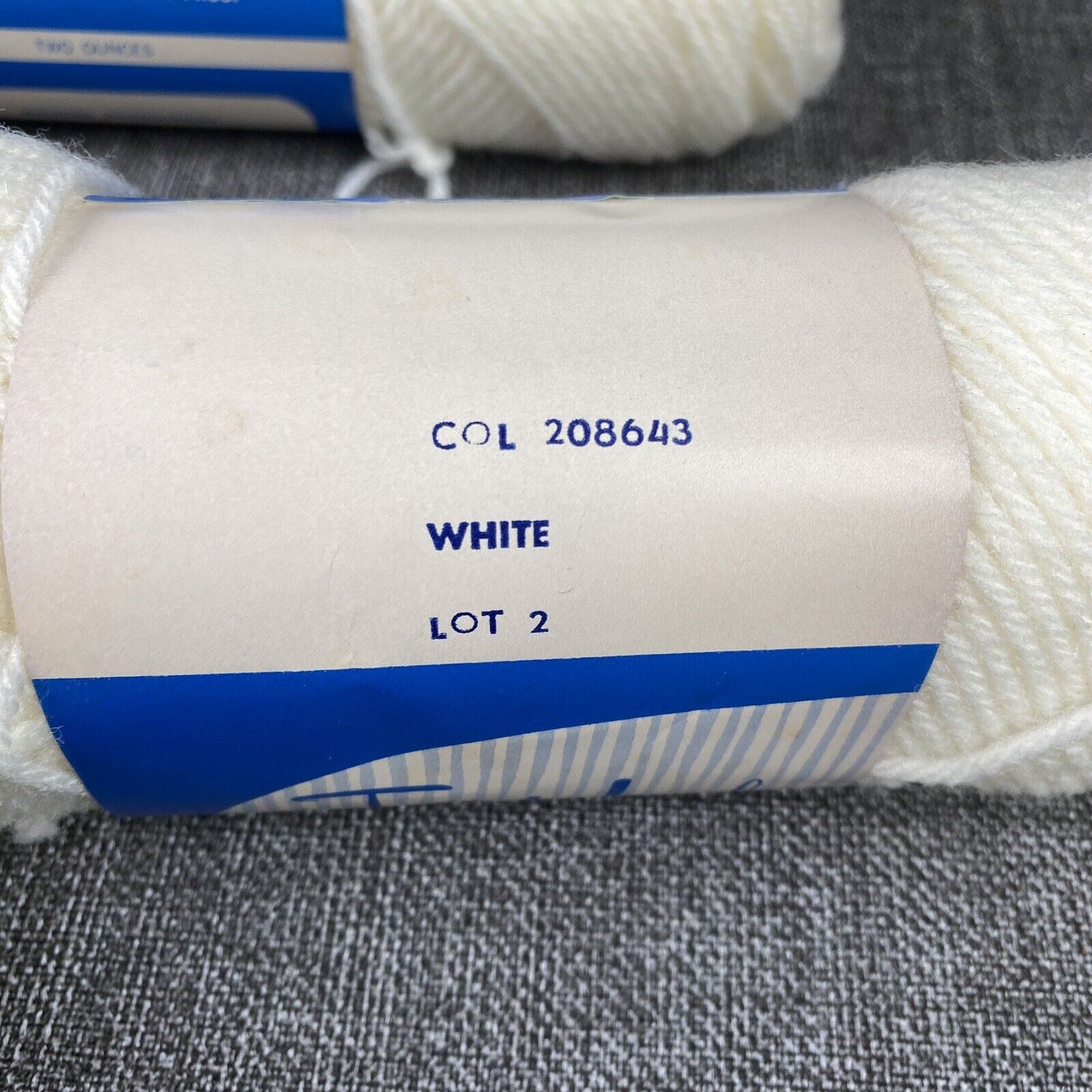 Vintage Wintuk First Lady White 2 Skeins Machine Washable 2oz