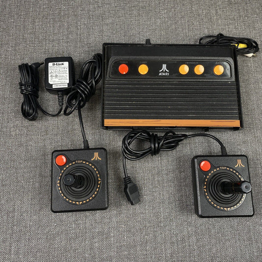 Atari Flashback 3 Console W/2 Controllers - working