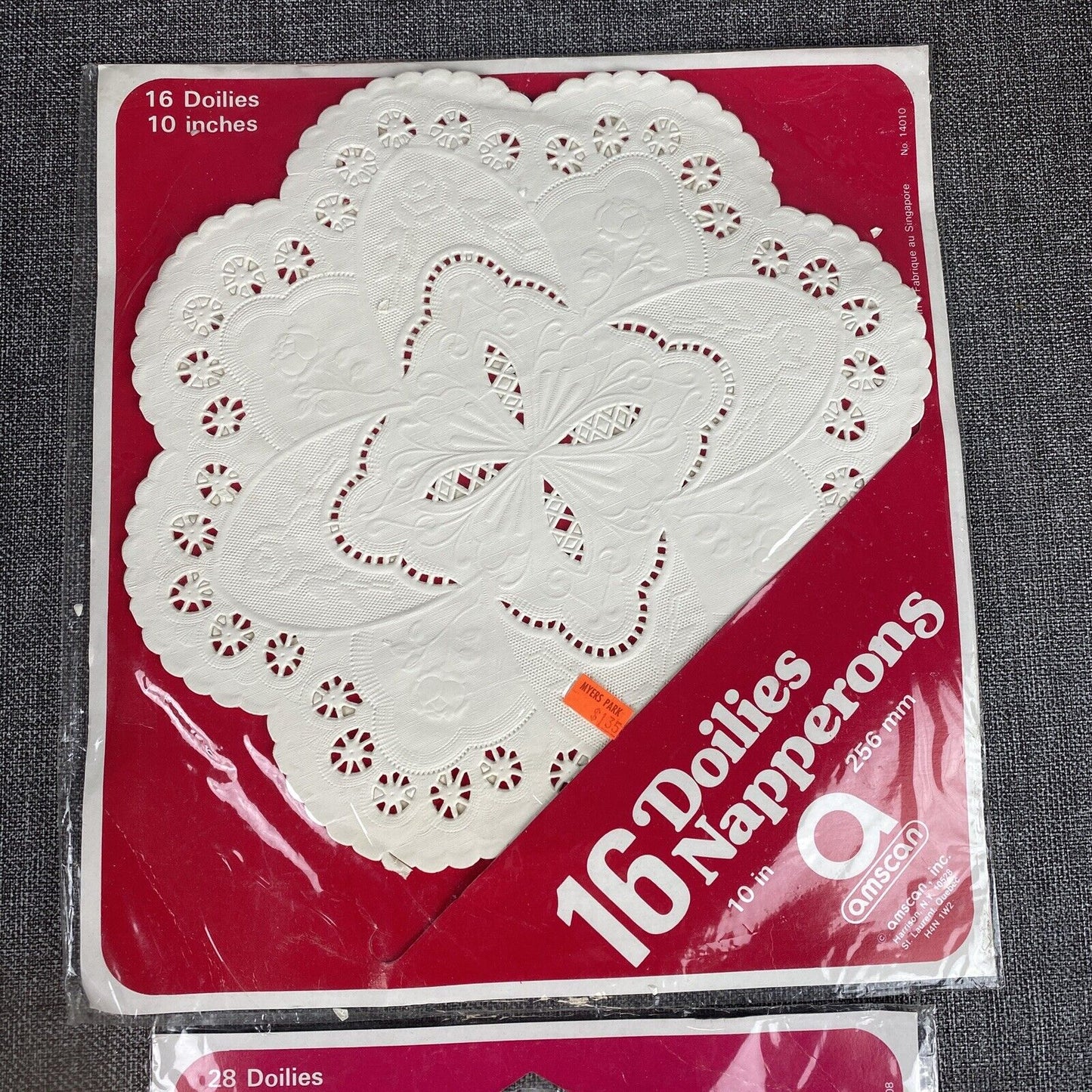 Amscan - Lot of 16 10" & 28 8" White Round Paper Doilies, 44 total doilies