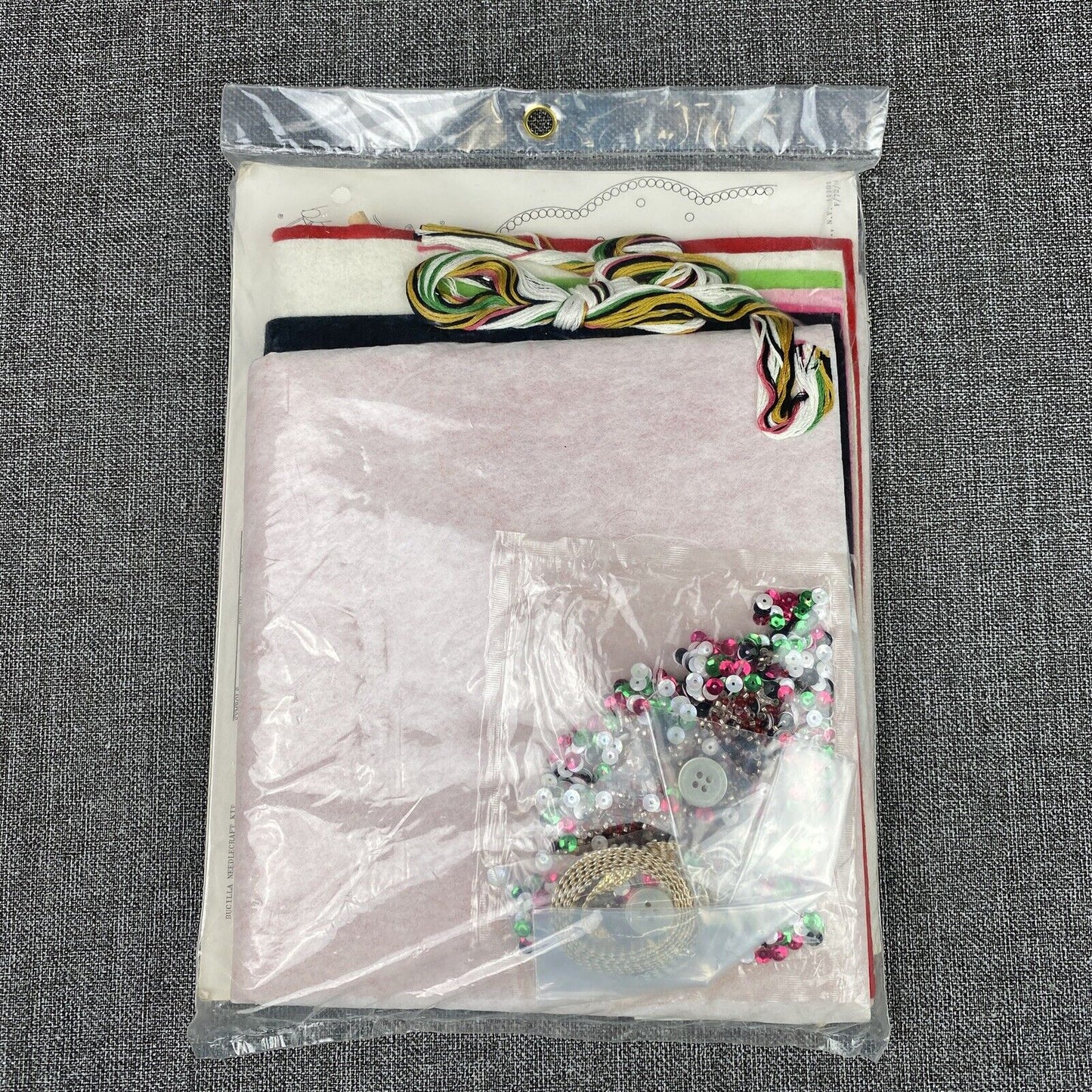 NIP Bucilla Christmas NEEDLECRAFT KIT SANTA Card HOLDER Wall Hanging