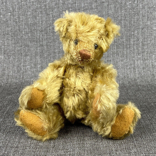 Lee Middleton Bear Plush 7" Sitting 10" Long Ohio