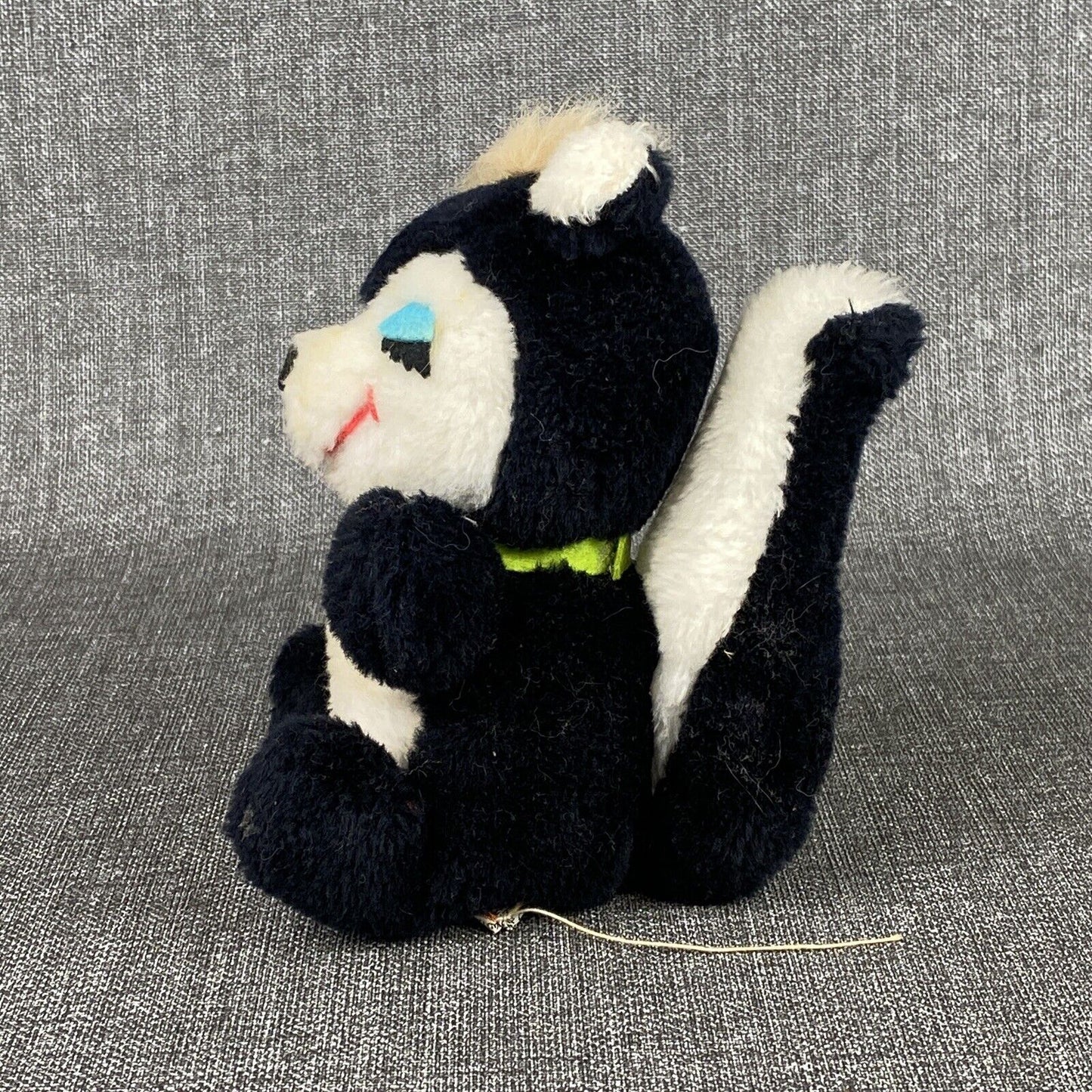 Vintage Dakin Plush Skunk with Blue Lids 7" Tall