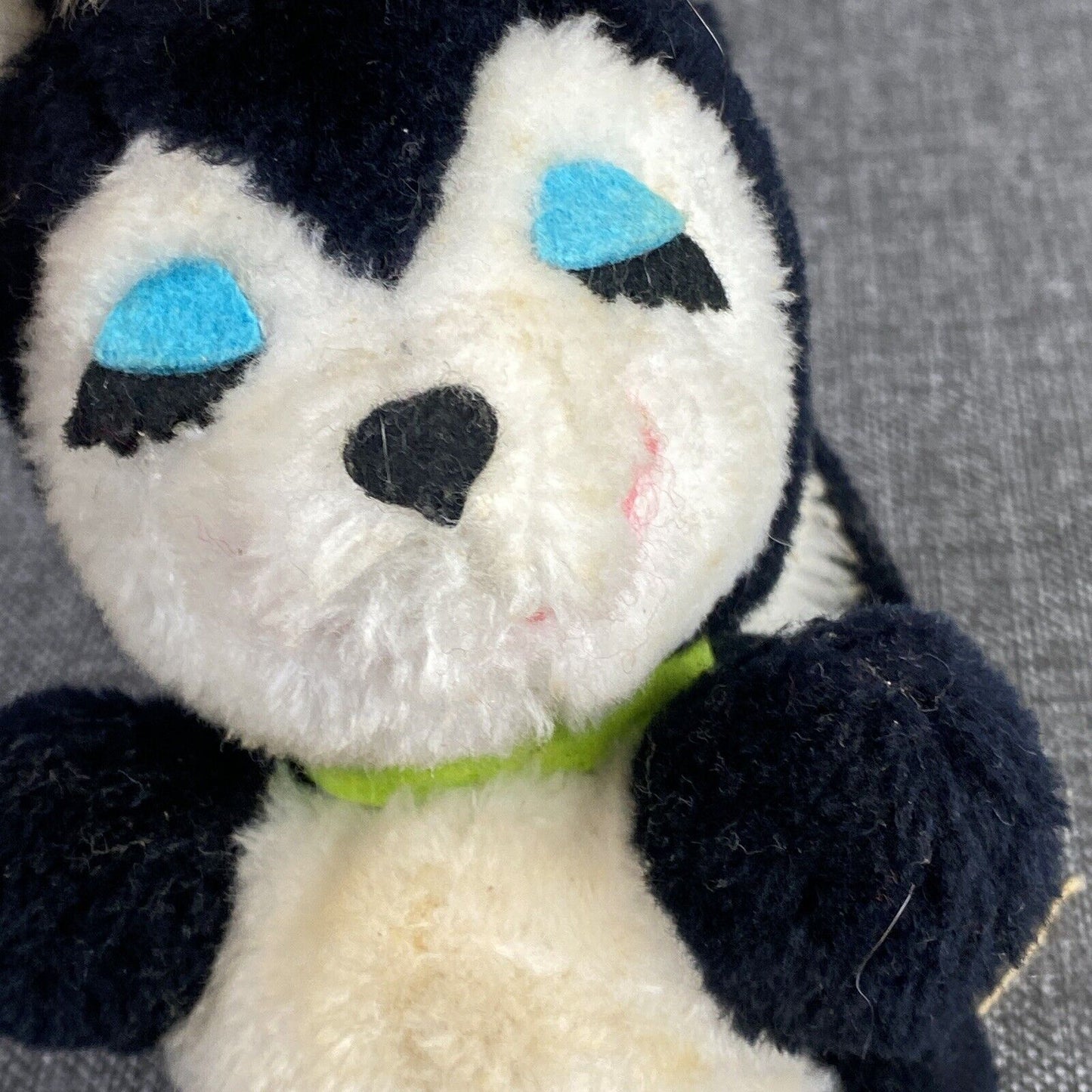 Vintage Dakin Plush Skunk with Blue Lids 7" Tall