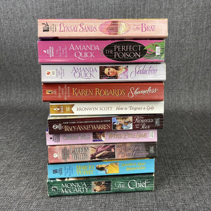 Lot of 10 Romance Novels Vintage Paperback, Amanda Quick, Karen Robards  etc...