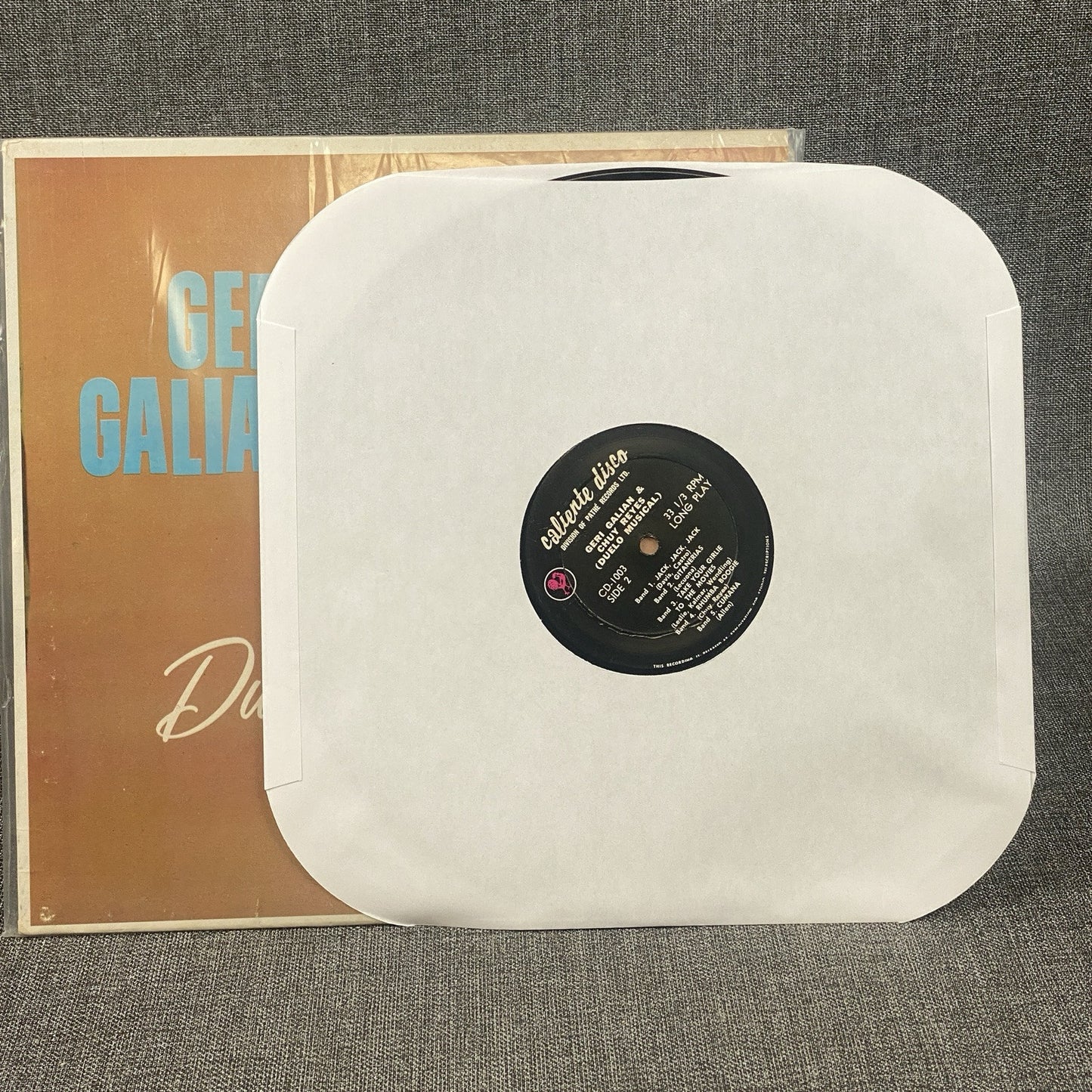 Geri Galian & Chuy Reyes - Duelo Musical - Caliente Discos - Latin Vinyl LP