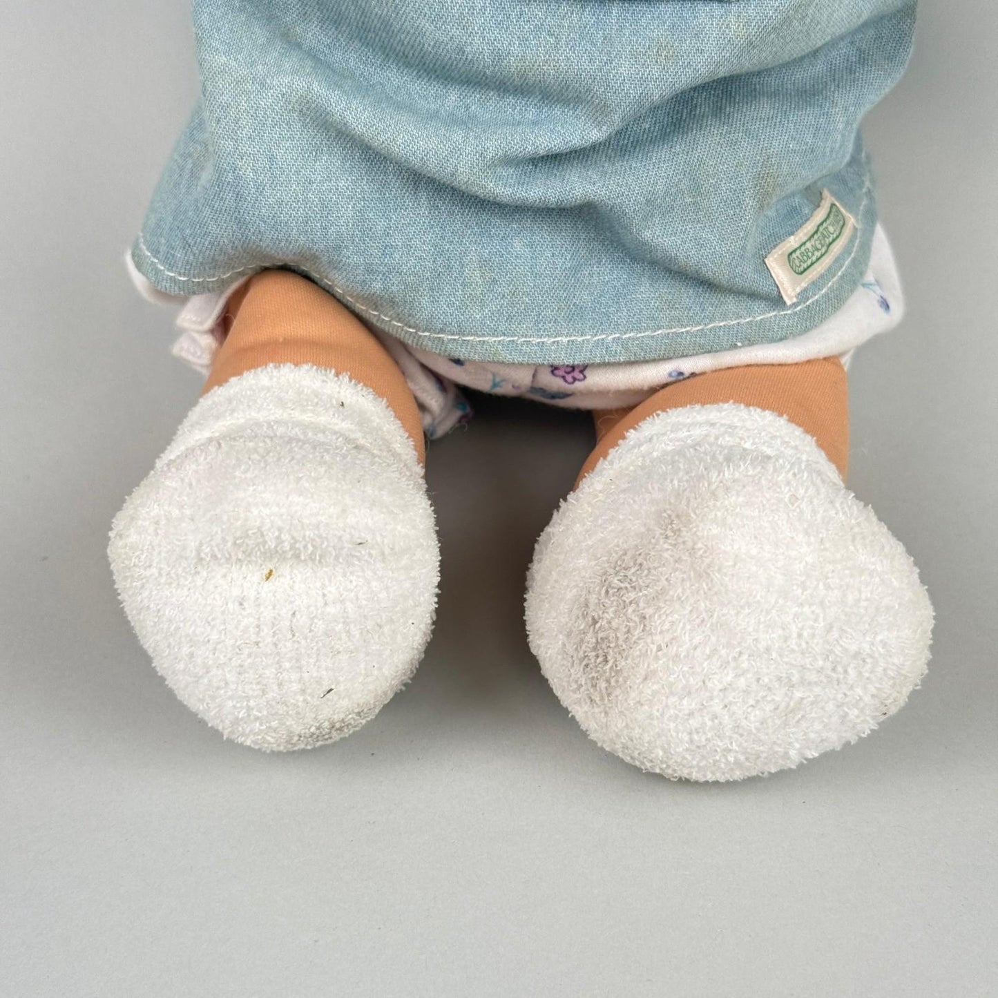 Cabbage Patch 2004 Kids Doll Blonde Hair Green Eyes Denim Overalls Outfit 17"