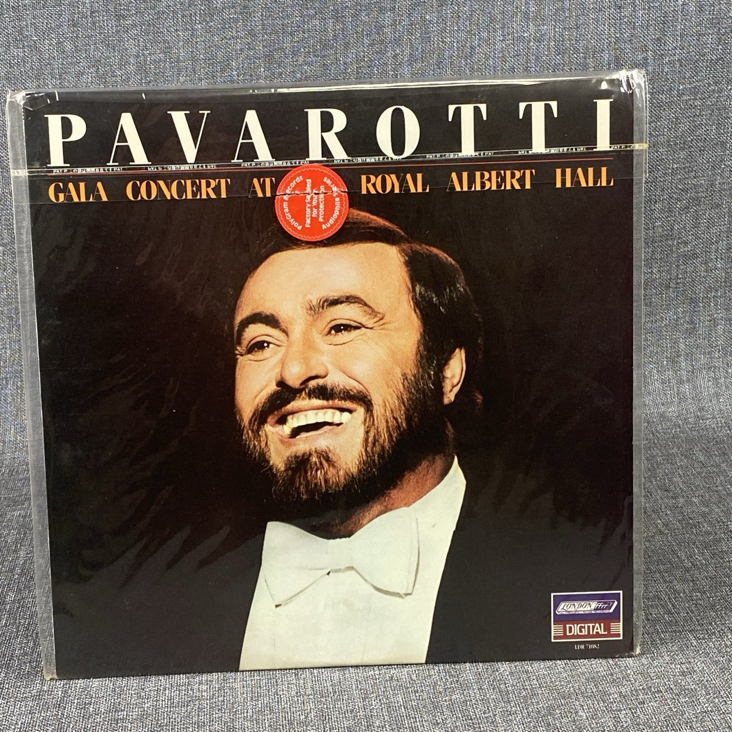LUCIANO PAVAROTTI  Gala Concert at Royal Albert Hall Vinyl Record 1982 - NM