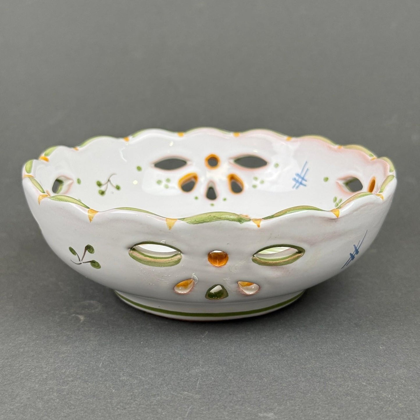 Serraille a Moustiers Small Reticulated Bowl Bird Floral HAND PAINTED 5.5"
