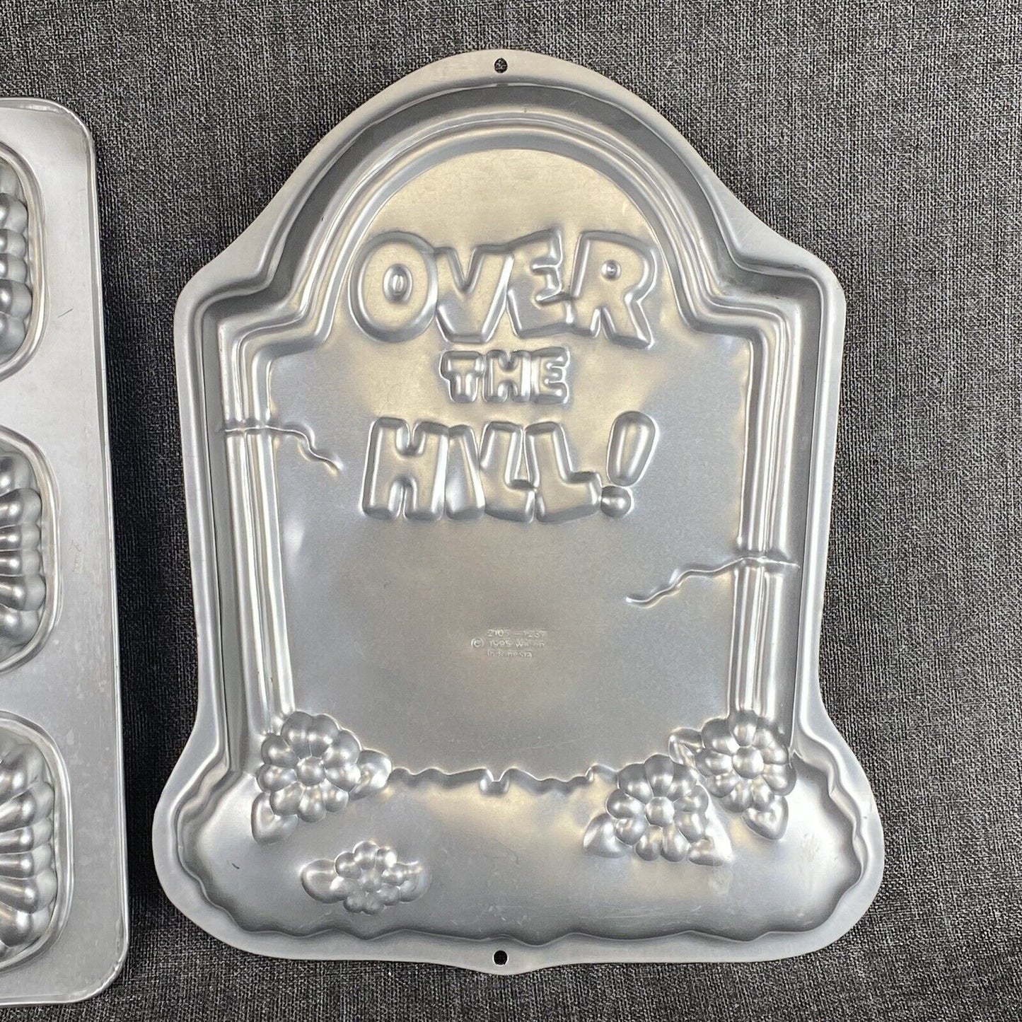 Wilton Aluminum Cake Pans lot Hearts + Over the Hill