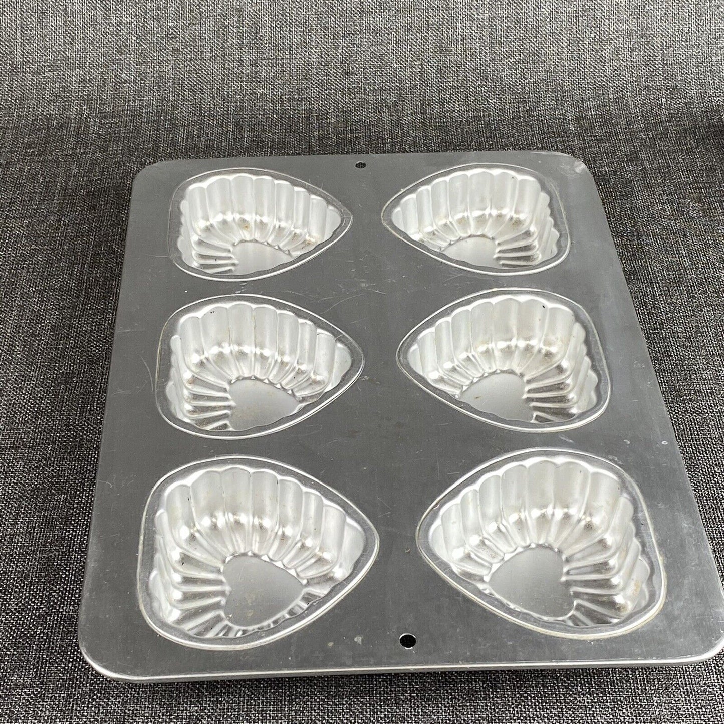 Wilton Aluminum Cake Pans lot Hearts + Over the Hill