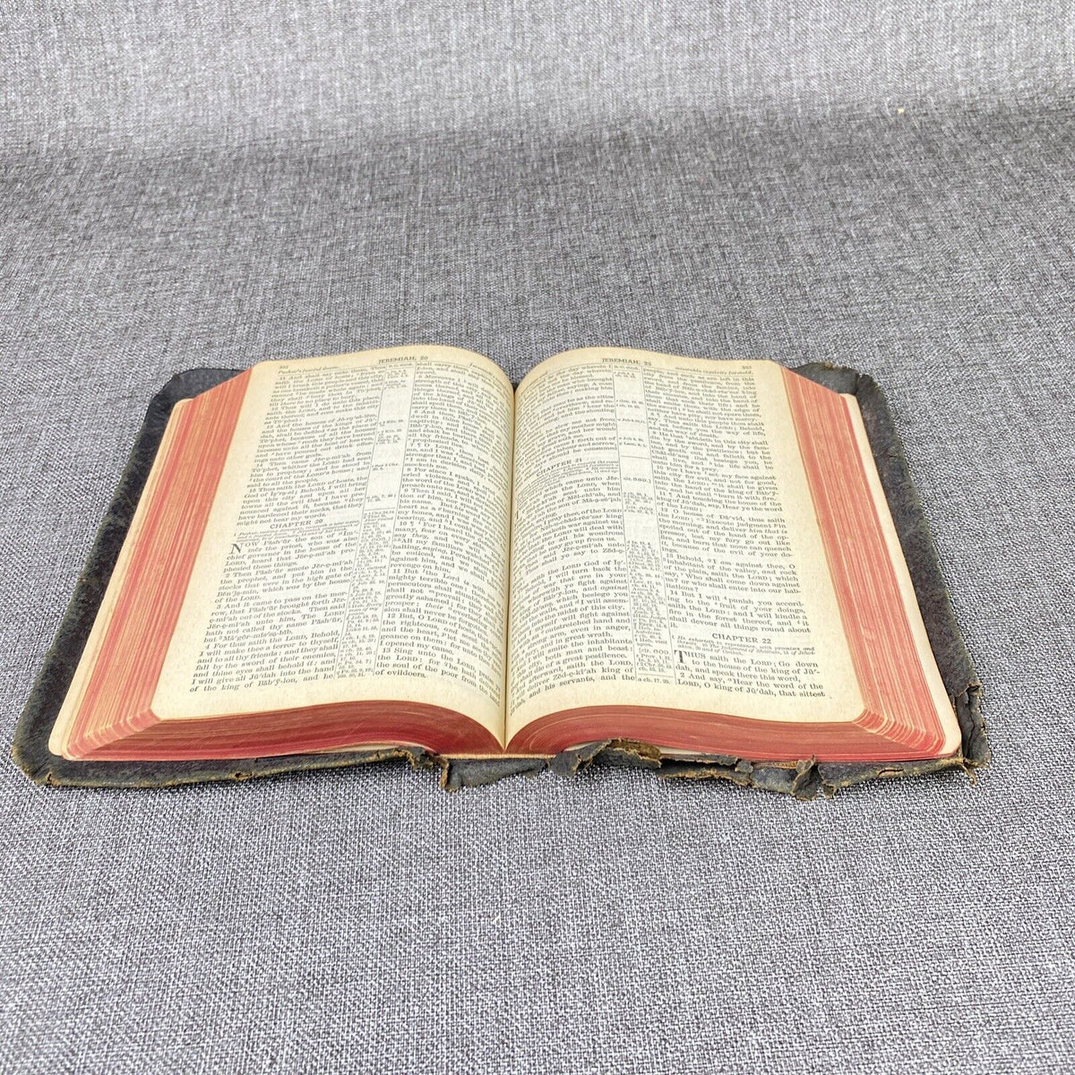 Vintage World Publishing Holy Bible Red Letter References KJV Leather