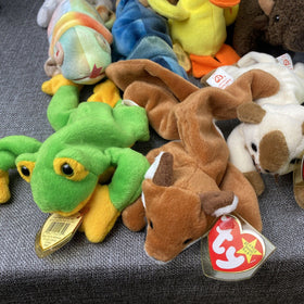 Lot of 35 TY Beanie Babies, Pelican, Dragon, Monkey, Cat, Frog and More