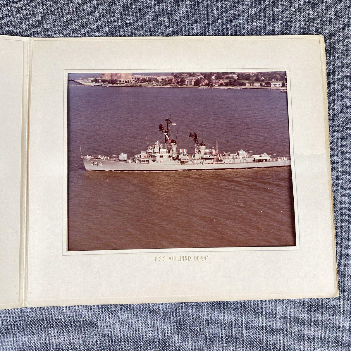 USS Mullinnix DD 944 US Navy Destroyer Photograph, Letter and Certificates