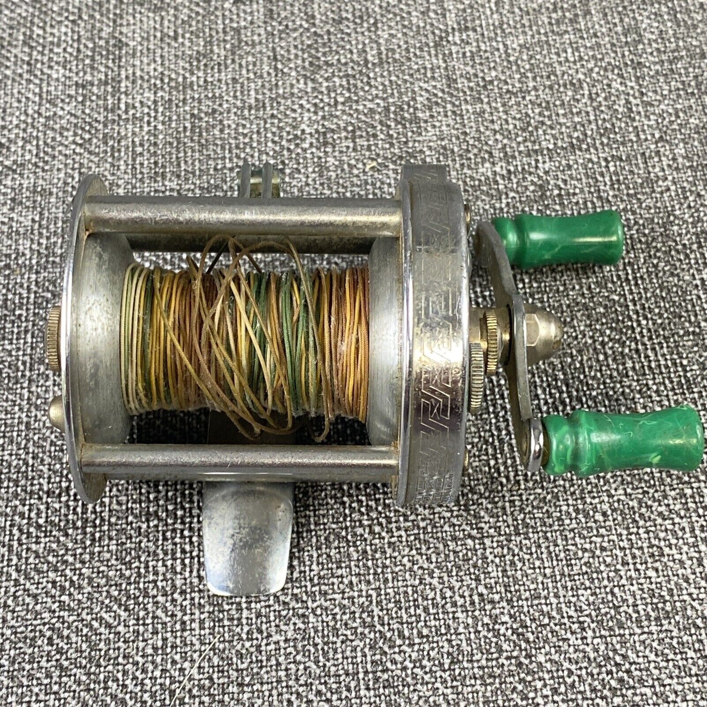 Vintage Pflueger 1893L Bait Casting Reel Fishing USA Akron Nice Smooth