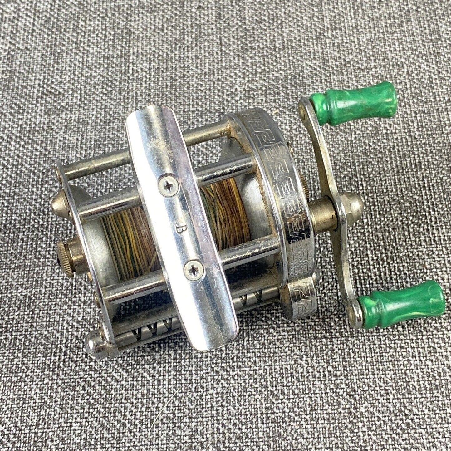 Vintage Pflueger 1893L Bait Casting Reel Fishing USA Akron Nice Smooth