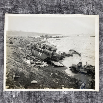 Official U. S. Marine Corps Photo To the shores of Iwo Jima WWII 1945