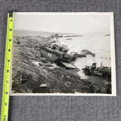 Official U. S. Marine Corps Photo To the shores of Iwo Jima WWII 1945