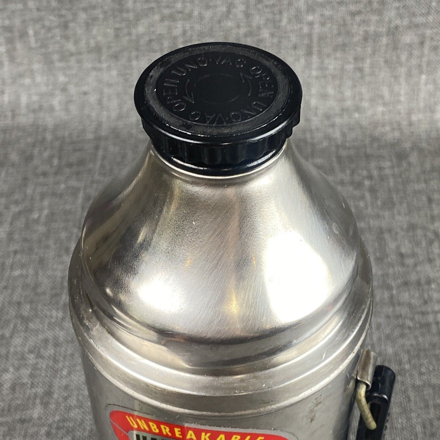 UNO-VAC UNBREAKABLE STAINLESS STEEL 1 QT THERMOS
