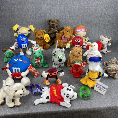 Lot of 20 plush Toys , M&Ms, FAQ Schwartz, TY, Rugrat, Jelly Belly , Disney etc