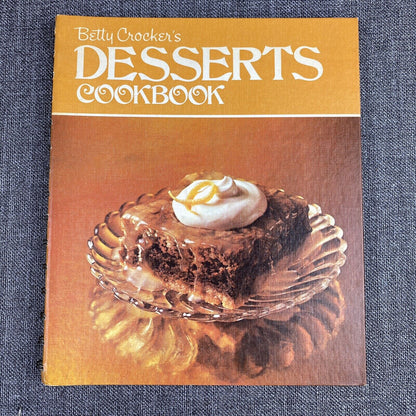 Betty Crocker's Desserts Cookbook , vintage , 160 pages