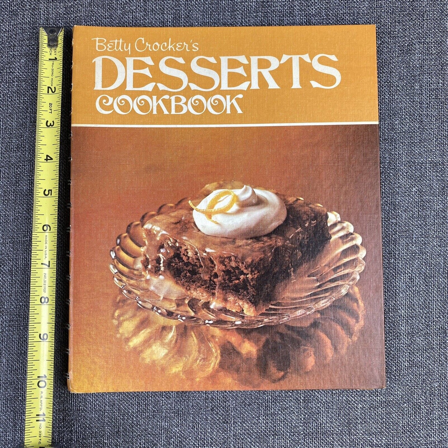 Betty Crocker's Desserts Cookbook , vintage , 160 pages