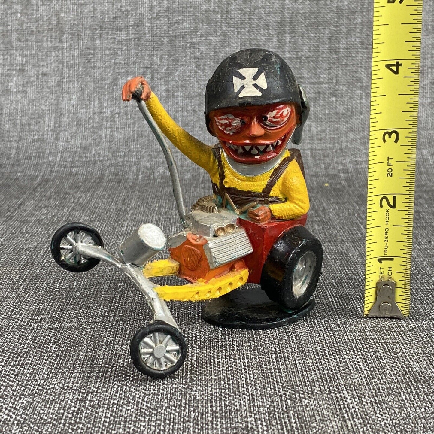 HAWK weird-ohs Digger Louis Marx Co Hawk Co 4" Tall