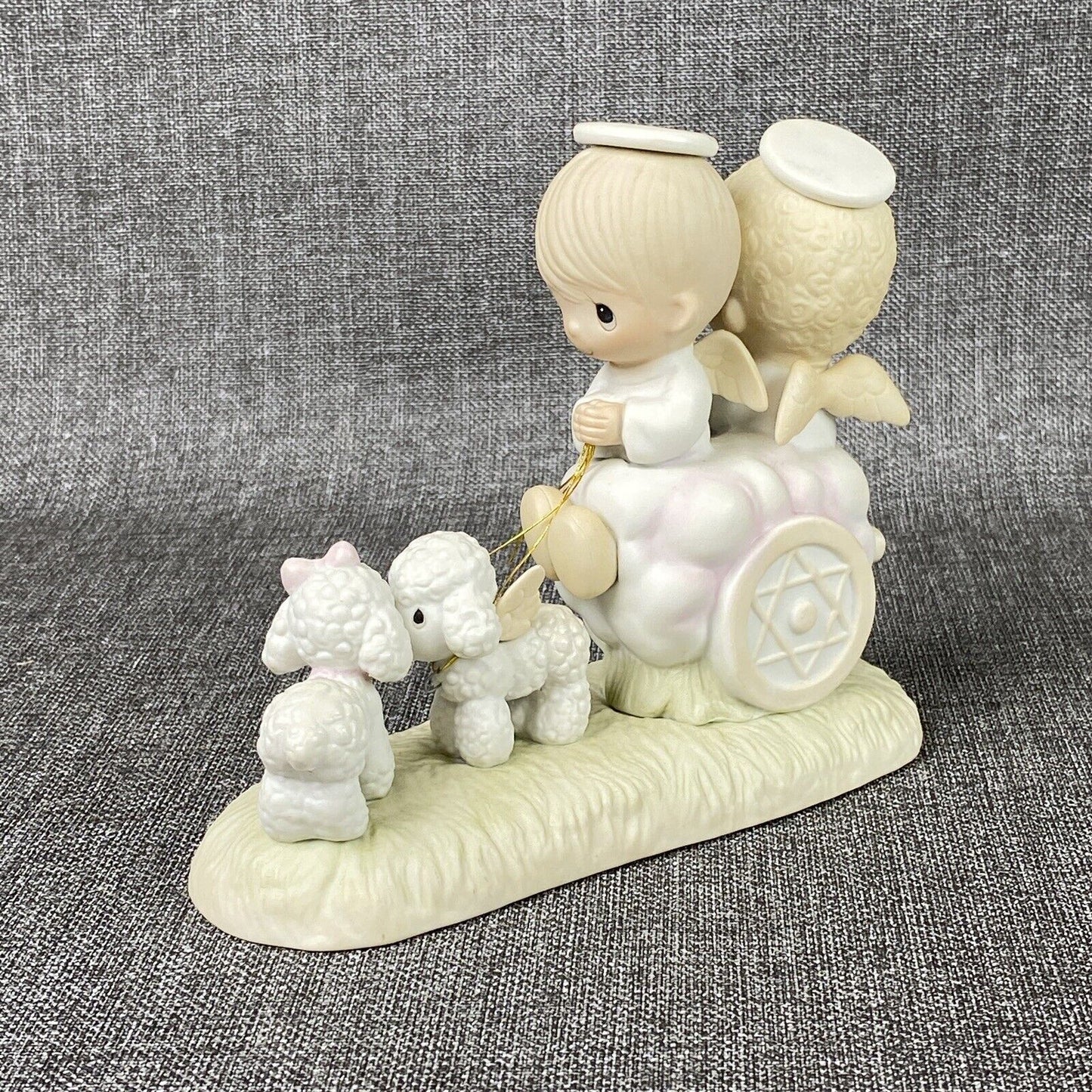 Early Precious Moments Jesus Is Born 1979 Enesco Star of David Angels Sheep