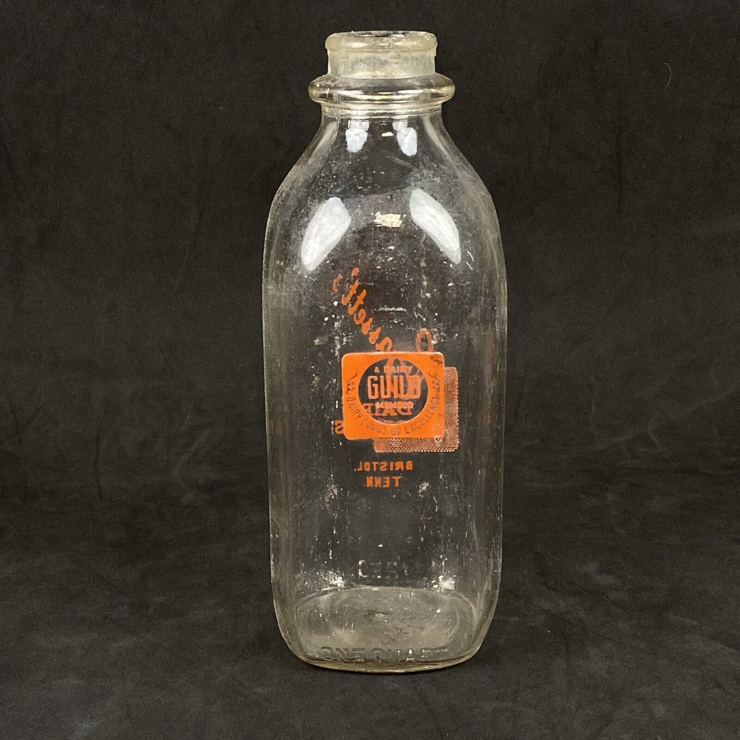 ORIGINAL Bassett Dairy Products  Bristol Tennessee  1 Quart MILK BOTTLE