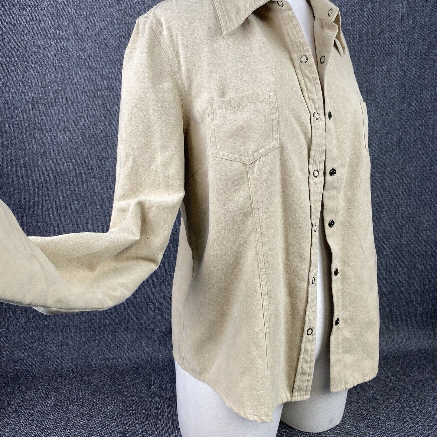 Womens Cato Creme Suede Shirt L Lightweight Long Sleeve Snap Buttons