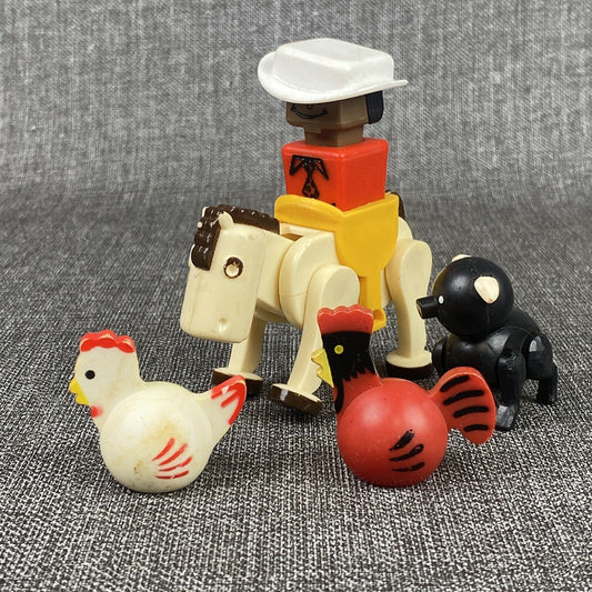 Vintage Fisher Price Little People Farm Animal  Pig dog,2 cows 2 roosters ,chick