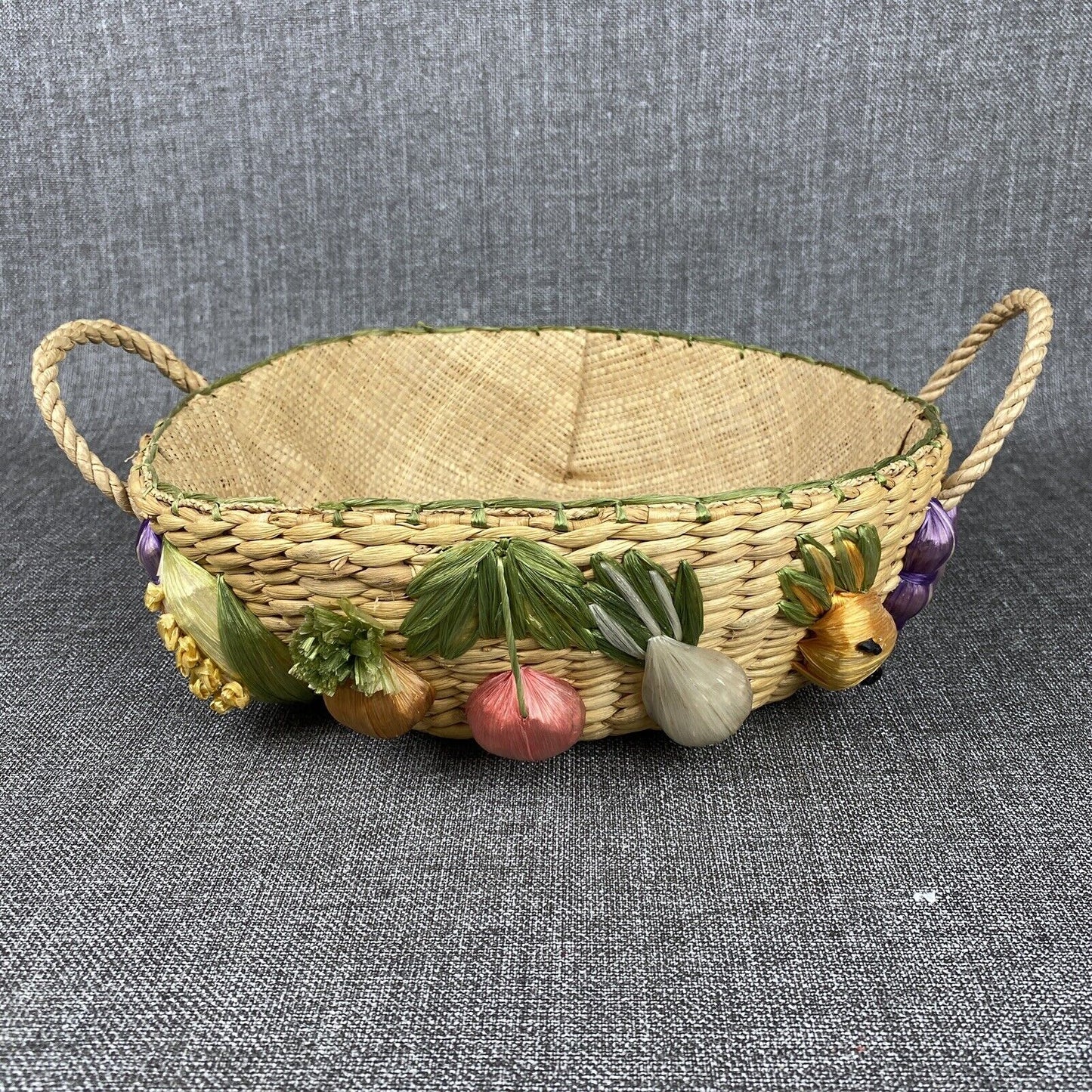 2 Nesting Vintage Wicker Casserole Carriers/Holders Raffia Lined Baskets