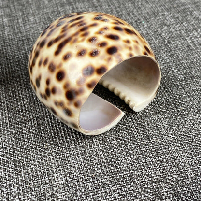 Set of 6 Vintage Napkin Rings Holders Tiger Cowrie Shell