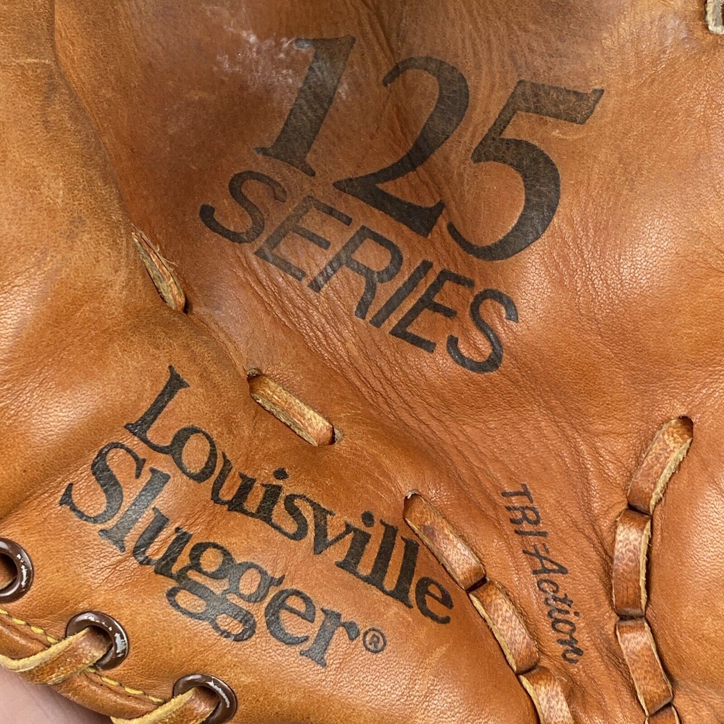 Louisville Slugger Baseball Glove 125 Series G125-9 Fits Left Hand RHT