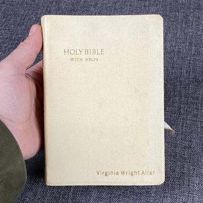 Vintage Holy Bible With Helps Revised Standard Version published in  1952