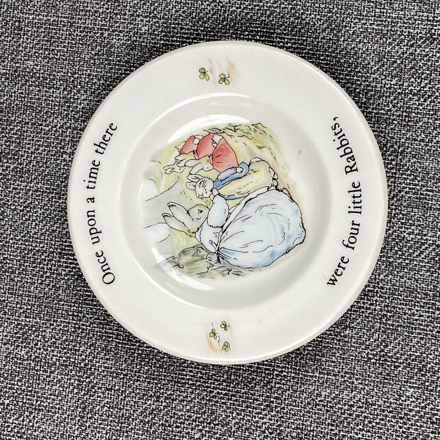 Wedgwood Peter Rabbit Children's Tea Set 2 Plates, 2 Teacups, & 2 Saucers w/ Box