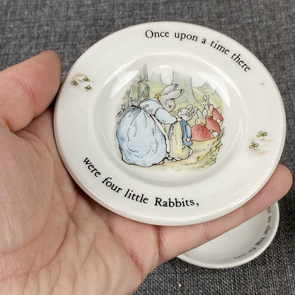 Wedgwood Peter Rabbit Children's Tea Set 2 Plates, 2 Teacups, & 2 Saucers w/ Box