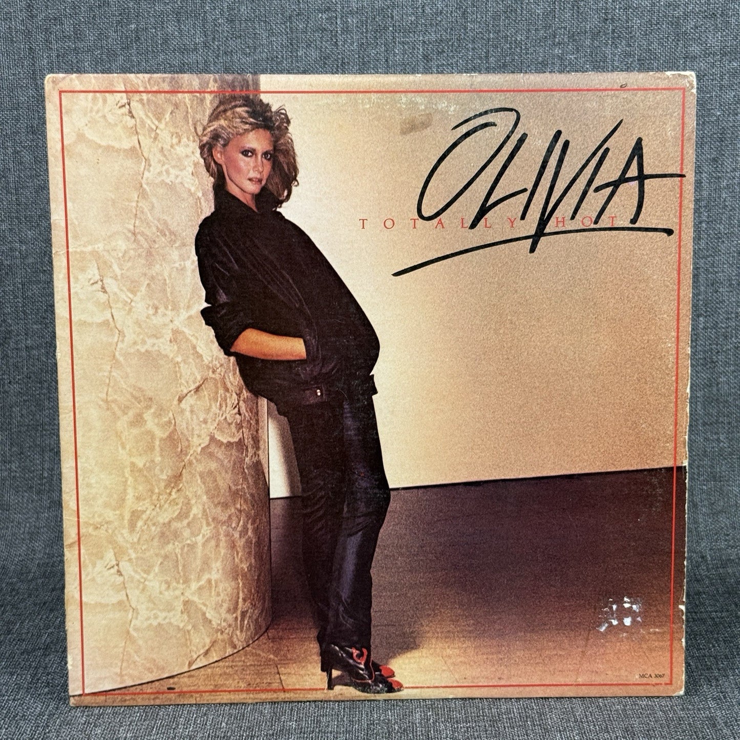 Olivia Newton Totally Hot - MCA Records 1977 Vinyl Record - VERY GOOD+