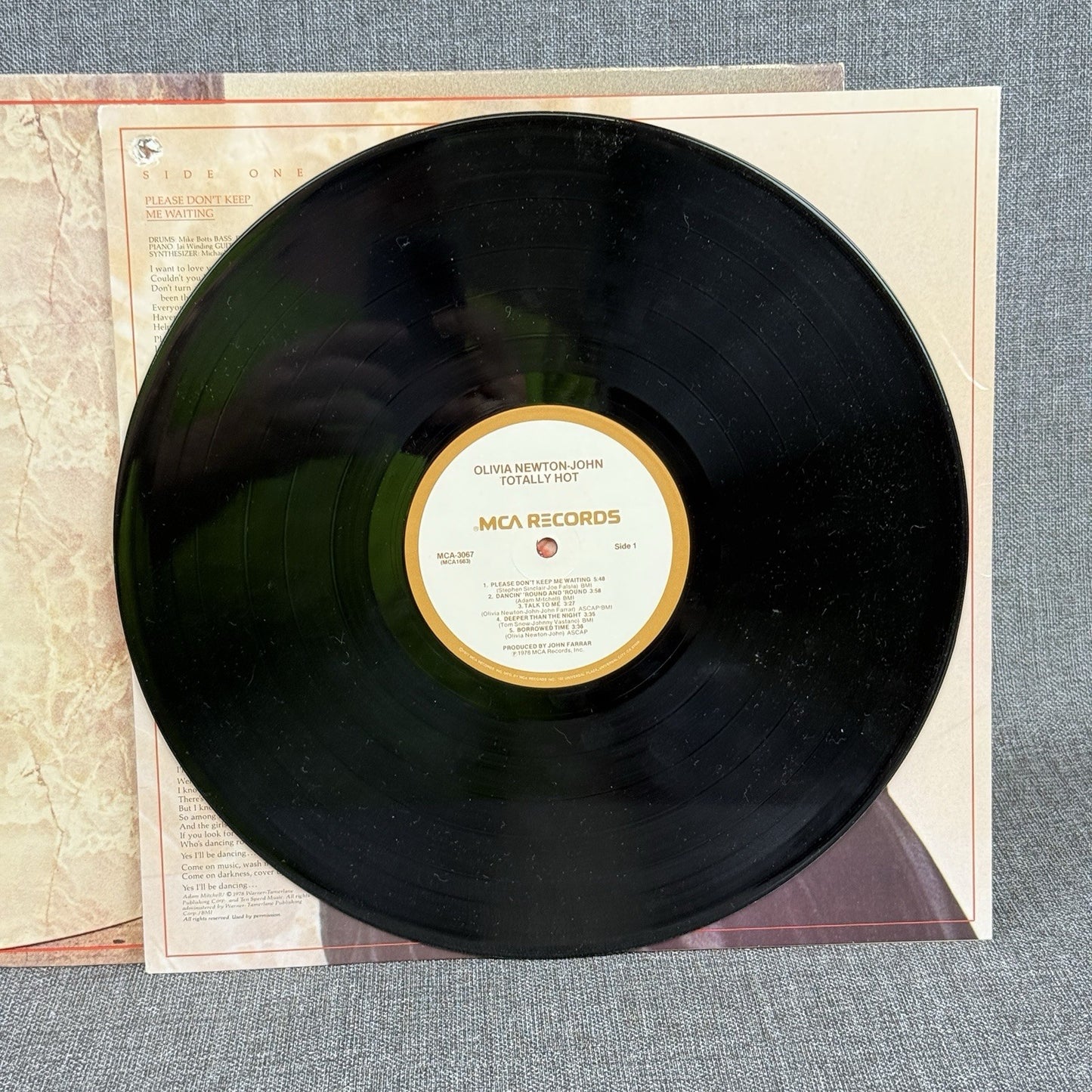 OLIVIA NEWTON-JOHN "TOTALLY HOT" 1978 MCA VINYL  - EXCELLENT