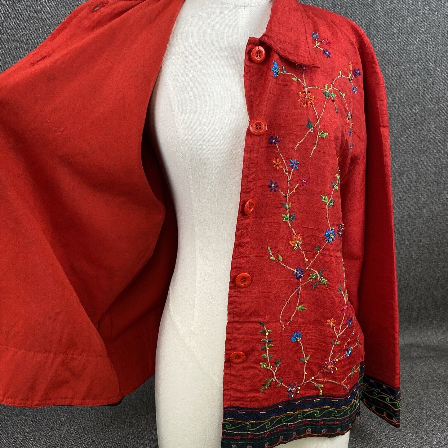 Life Style Embroidered Floral Top or Jacket Button Down Size M Silk Blend