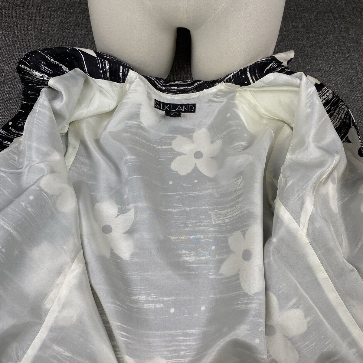 Silkland Top Black with White Flowers Size 10 with Lining