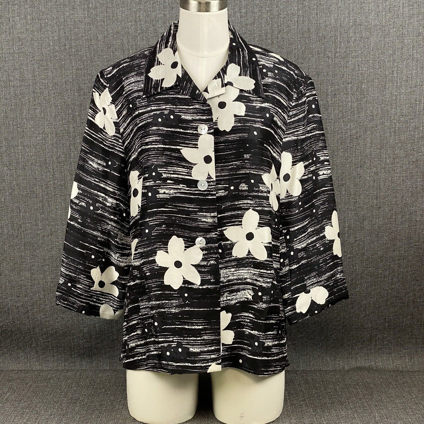 Silkland Top Black with White Flowers Size 10 with Lining