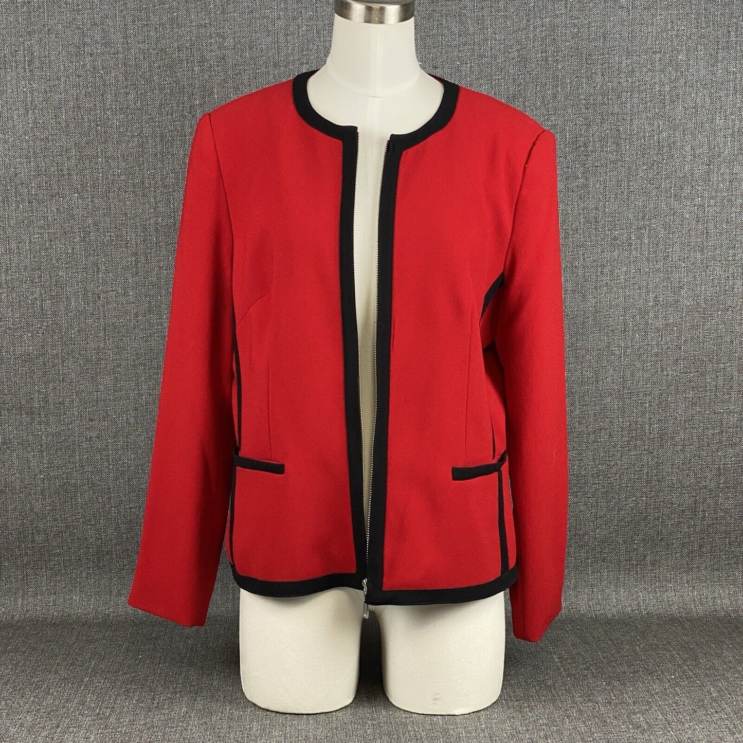 Vintage Peter Nygard Silk Jacket Suit Tope Women's size 12P Red and Black