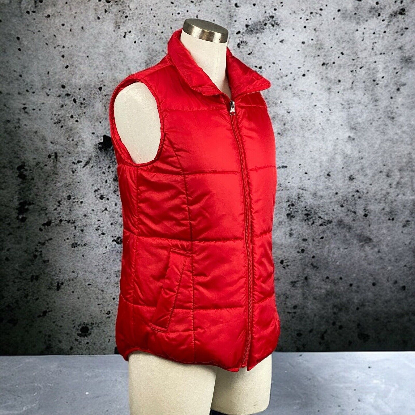 New Directions Women's Quilted Puffer Vest, Red Full Zip Size M